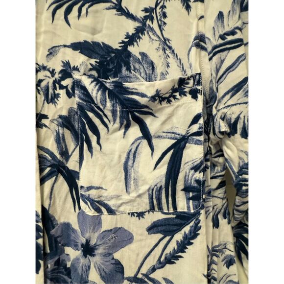 Soft Surroundings Blue & White Fern Print Button Down Shirt sz M EUC - Picture 4 of 10